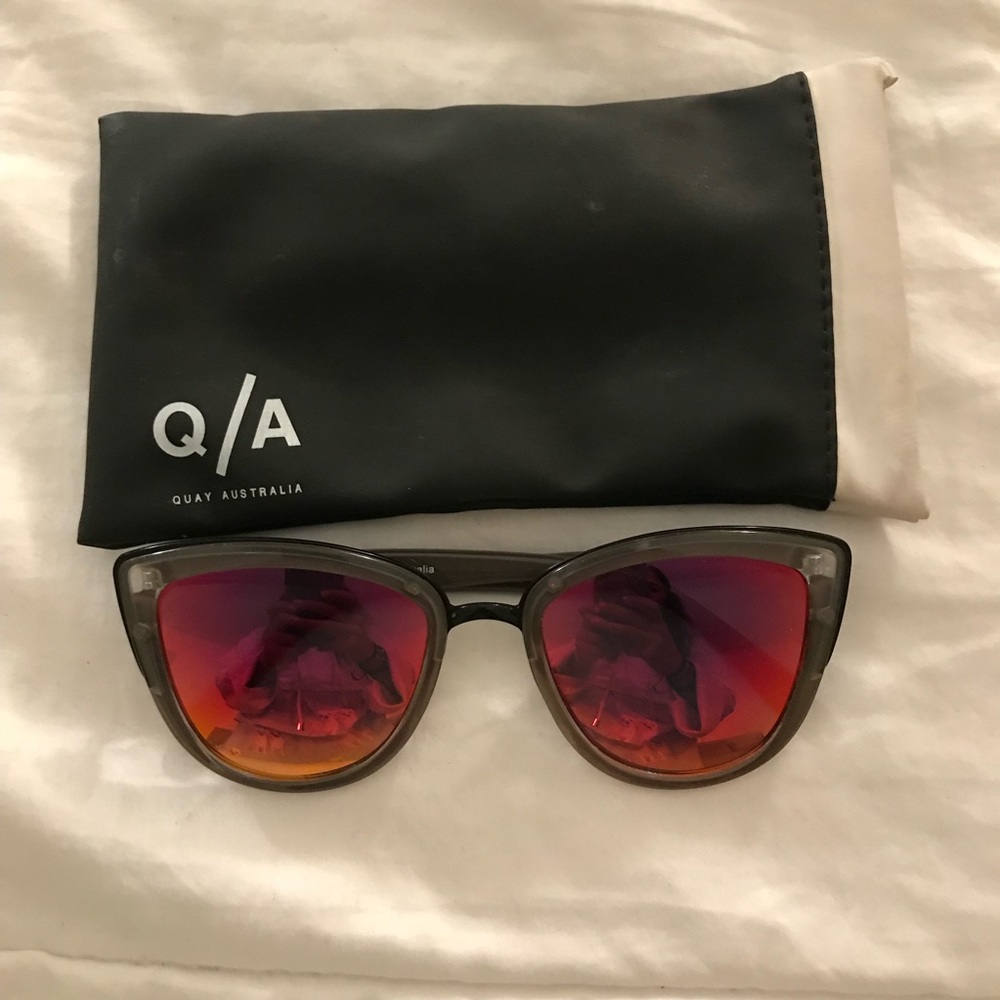 Oversized Grey Quay Sunglasses with Pink Lens